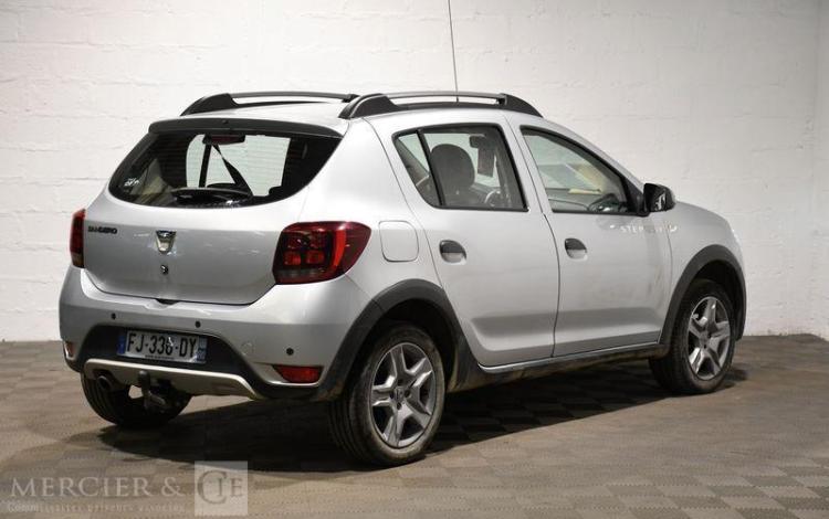 DACIA SANDERO STEPWAY BLUE DCI 95 GRIS FJ-336-DY