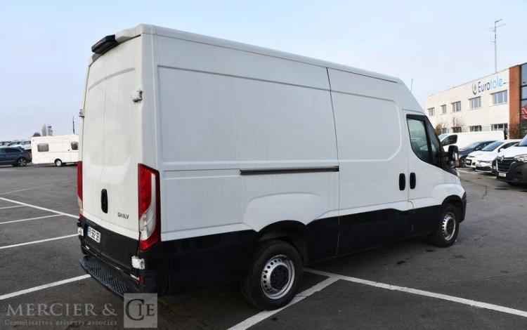 IVECO DAILY 35S 14 2,3D 136CH BLANC FK-562-SB