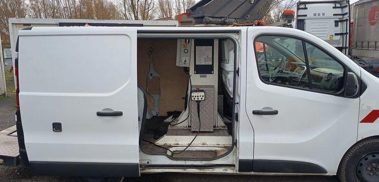 RENAULT TRAFIC 1,6DCI 120CV AVEC NACELLE KLUBB/K21 – 9M – 1138 HEURES BLANC FN-131-ML