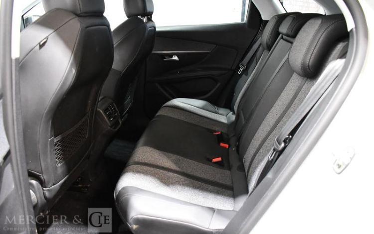 PEUGEOT 3008 1,5 BLUE HDI 130 ALLURE EAT BLANC FP-891-BY