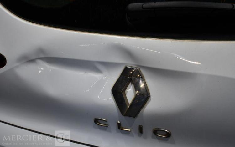 RENAULT CLIO STE AIR NAV BLUE DCI 85 BLANC FR-241-SP