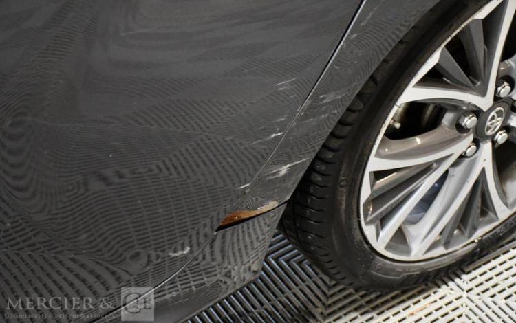 TOYOTA YARIS 1.5 114ch MHEV ICONIC BVA – vente pour pieces sans carte grise BLEU FR-356-XK