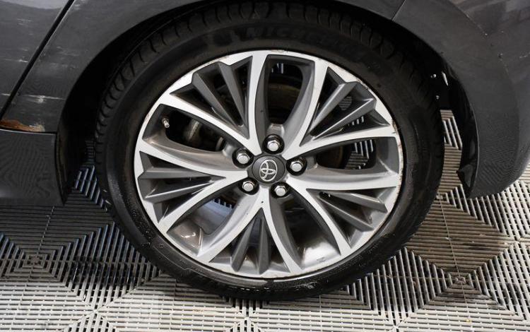 TOYOTA YARIS 1.5 114ch MHEV ICONIC BVA – vente pour pieces sans carte grise BLEU FR-356-XK