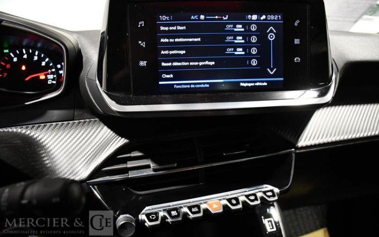 PEUGEOT 2008 1,2 PURE TECH ORA FR-995-TM