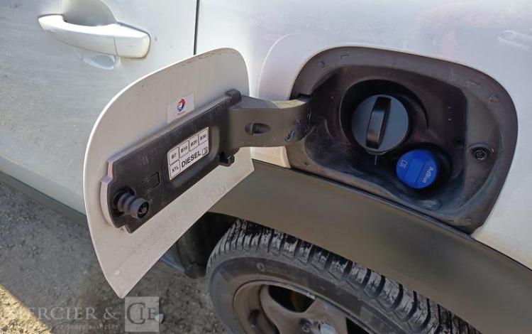 CITROEN C3 AIRCROSS 1.5 BLUEHDI 100ch FEEL BUSINESS vente à pro uniquement:immo police BLANC FS-185-FF