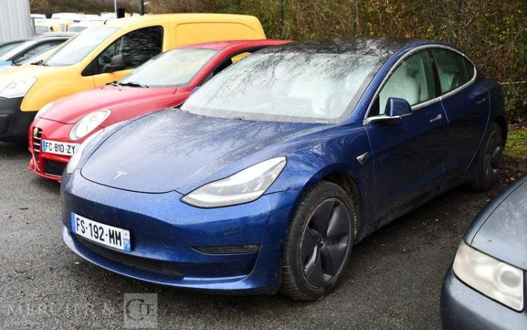 TESLA MODEL 3 STANDARD LONG RANGE BLEU FS-192-MM