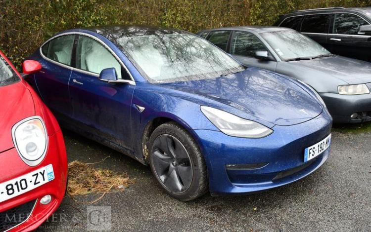 TESLA MODEL 3 STANDARD LONG RANGE BLEU FS-192-MM