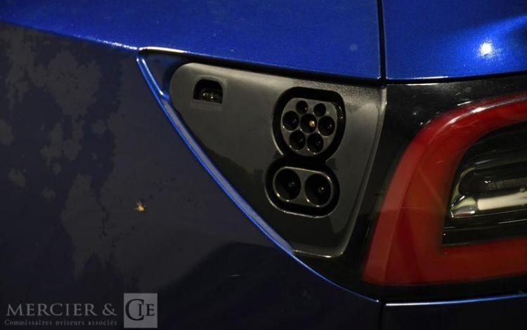 TESLA MODEL 3 STANDARD LONG RANGE BLEU FS-192-MM