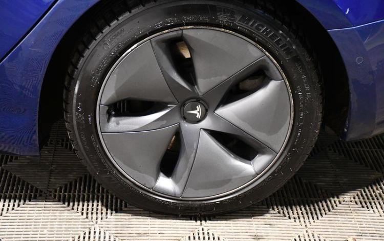 TESLA MODEL 3 STANDARD LONG RANGE BLEU FS-192-MM