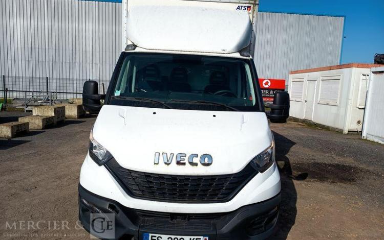 IVECO DAILY VI 35C16 156 CV AVEC HAYON – DIESEL – 47720 KMS – ANNEE 2020 BLANC FS-383-KE