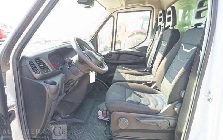 IVECO DAILY VI 35C16 156 CV AVEC HAYON – DIESEL – 47720 KMS – ANNEE 2020 BLANC FS-383-KE