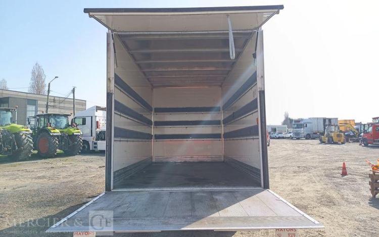 IVECO DAILY VI 35C16 156 CV AVEC HAYON – DIESEL – 47720 KMS – ANNEE 2020 BLANC FS-383-KE