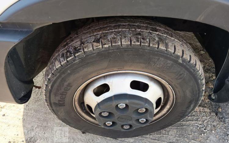 IVECO DAILY VI 35C16 156 CV AVEC HAYON – DIESEL – 47720 KMS – ANNEE 2020 BLANC FS-383-KE