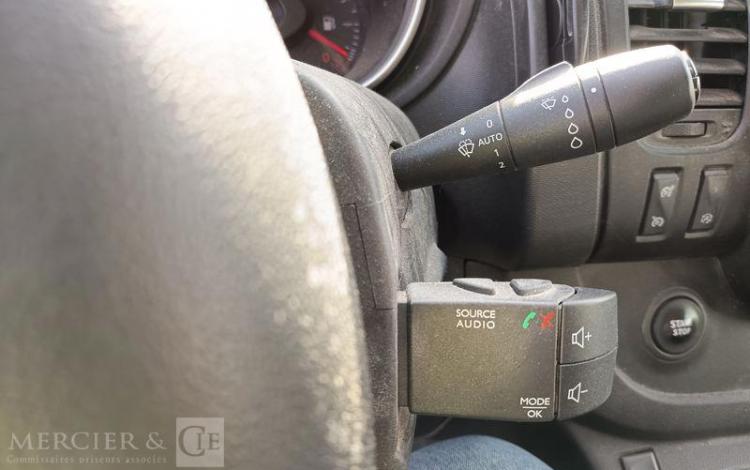 NISSAN NV300 FOURGON 2.0 DCI 145ch – CABINE APPRO – DIESEL – 105234 KMS – ANNEE 2020 GRIS FV-208-LF