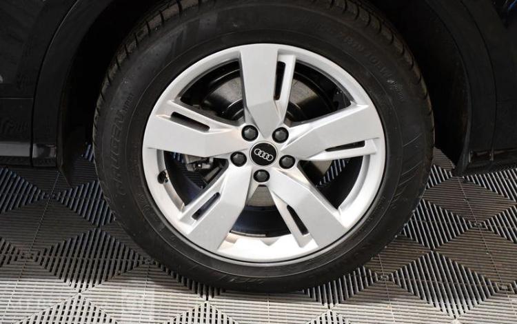 AUDI Q5 NOIR FV-623-SD