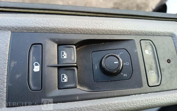 VOLKSWAGEN TRANSPORTER T6 2.0 TDI 110ch 2T8 L1H1 BLANC FV-667-HN