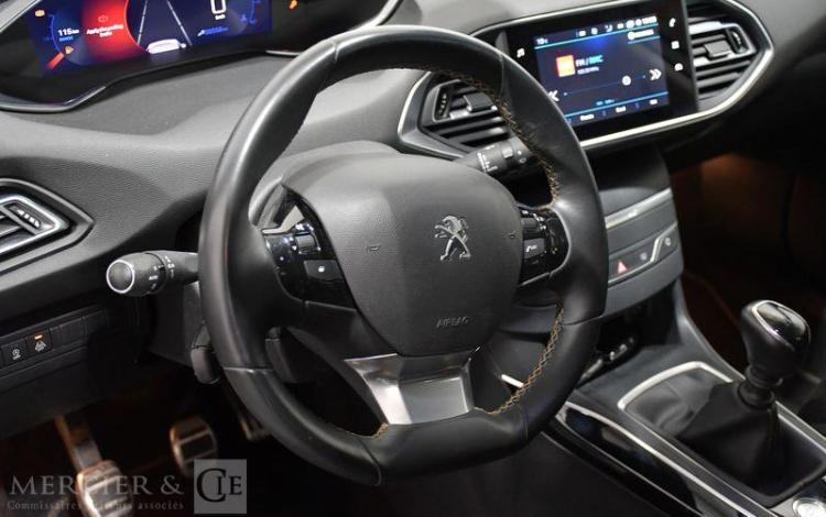 PEUGEOT 308 1.5 BLUEHDI 130ch ROADTRIP BLANC FV-815-SL