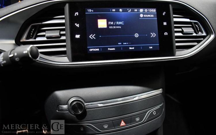 PEUGEOT 308 1.5 BLUEHDI 130ch ROADTRIP BLANC FV-815-SL