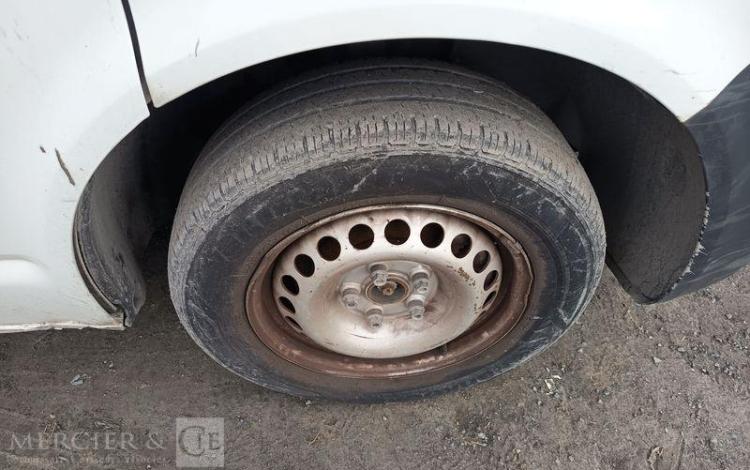 VOLKSWAGEN TRANSPORTER T6 2.0 TDI 110ch 2T8 L1H1 BLANC FV-858-BW