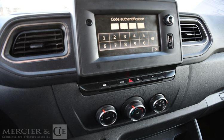 RENAULT MASTER GCF F3500 L2H2 DCI 135 BLANC FW-284-KK