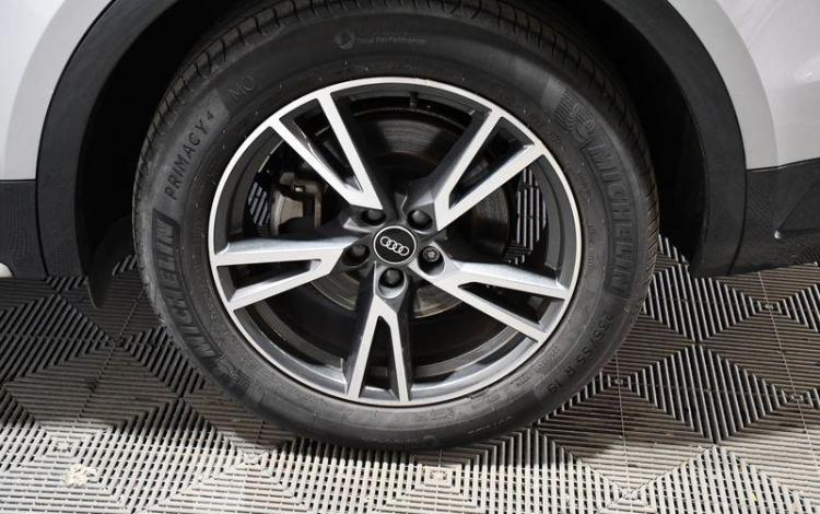 AUDI Q5 GRIS FX-765-LB