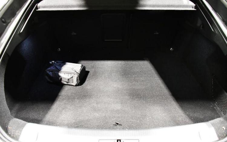 PEUGEOT 508 GT LINE HYBRID 220 GRIS FY-872-EC