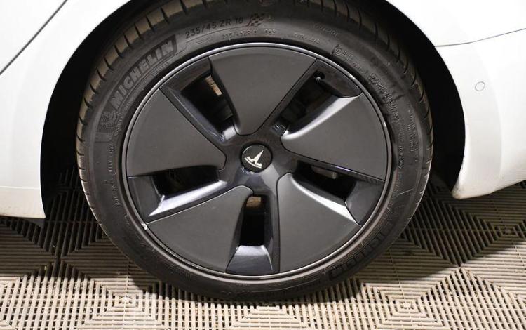 TESLA MODEL 3 325ch 50KWH STANDARD-PLUS BLANC GA-977-JQ