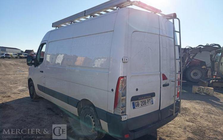 RENAULT MASTER FOURGON 2.3 DCI 135 33 L2H2 CONFORT BLANC GB-208-PT