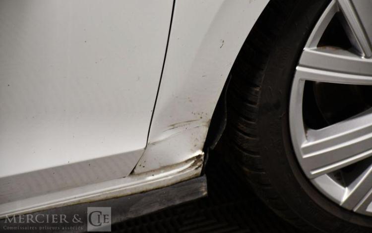 VOLKSWAGEN GOLF 8 2,0 TSI 242CH DSG7 GTI BLANC GB-585-RQ