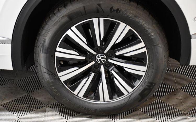 VOLKSWAGEN TOUAREG 3.0 TSI E-HYBRID 381H 340 PHEV  ELEGANCE 4MOTION TIPTRONIC BLANC GB-657-JC