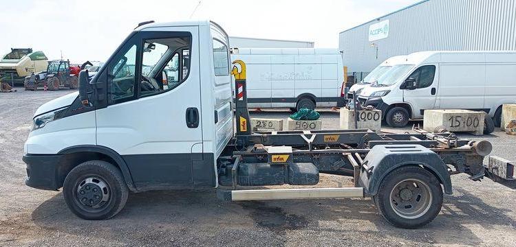 IVECO DAILY 6 CCB 35C16 3,0D 16V 160 CV  EQUIPE BRAS AMPLIROL + 3 BENNES BLANC GB-958-PW