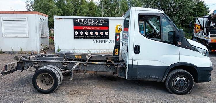 IVECO DAILY 6 CCB 35C16 3,0D 16V 160 CV  EQUIPE BRAS AMPLIROL + 3 BENNES BLANC GB-958-PW