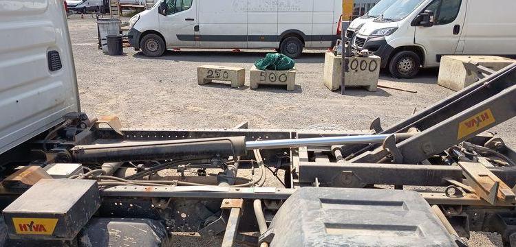 IVECO DAILY 6 CCB 35C16 3,0D 16V 160 CV  EQUIPE BRAS AMPLIROL + 3 BENNES BLANC GB-958-PW