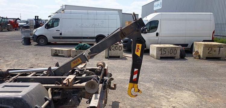 IVECO DAILY 6 CCB 35C16 3,0D 16V 160 CV  EQUIPE BRAS AMPLIROL + 3 BENNES BLANC GB-958-PW