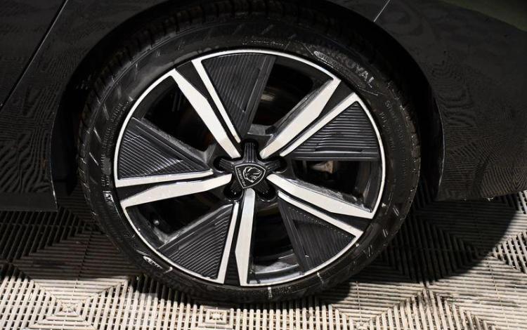 PEUGEOT 308 1.6 225H 180 HYBRID PHEV 12.4KWH GT E-EAT NOIR GE-809-VL