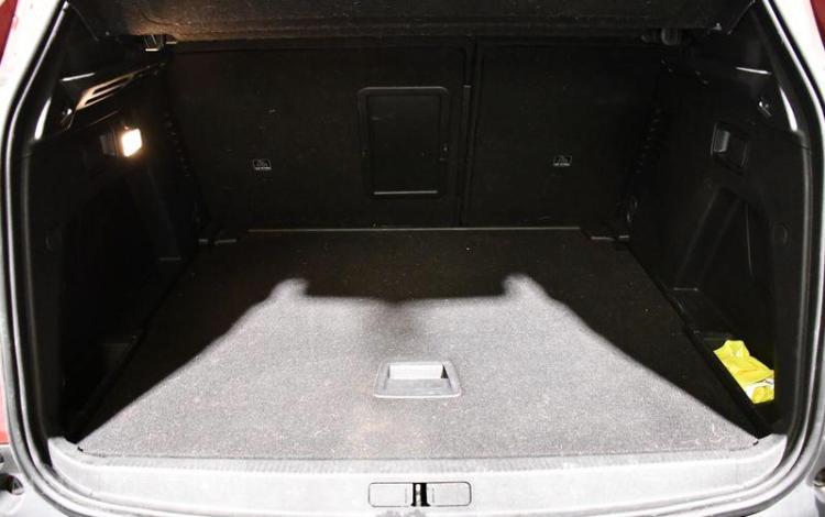 PEUGEOT 3008 1.5 BLUEHDI 130ch STYLE EAT ROUGE GE-979-JR