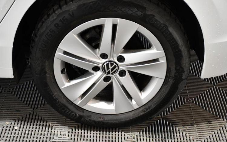 VOLKSWAGEN GOLF VIII SOCIETE 2.0 TDI 115ch LIFE BUSINESS 1ST REVERSIBLE BLANC GF-761-NR