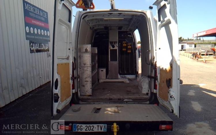 RENAULT MASTER NACELLE SUR VL 12M KLUBB KL32 181H BLANC GG-202-TV
