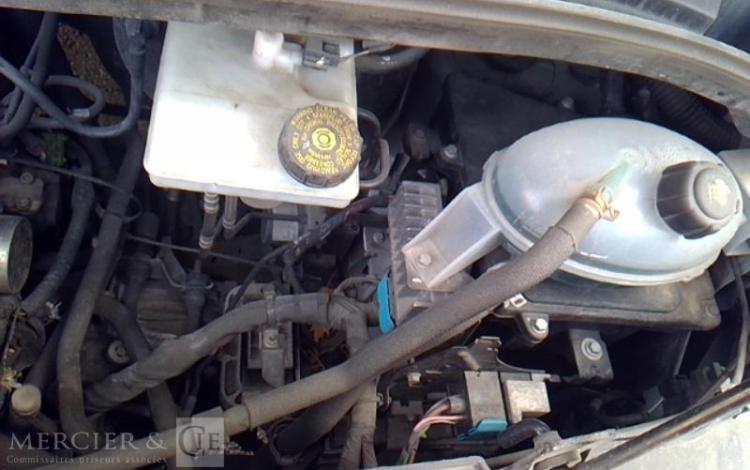 RENAULT MASTER NACELLE SUR VL 12M KLUBB KL32 181H BLANC GG-202-TV