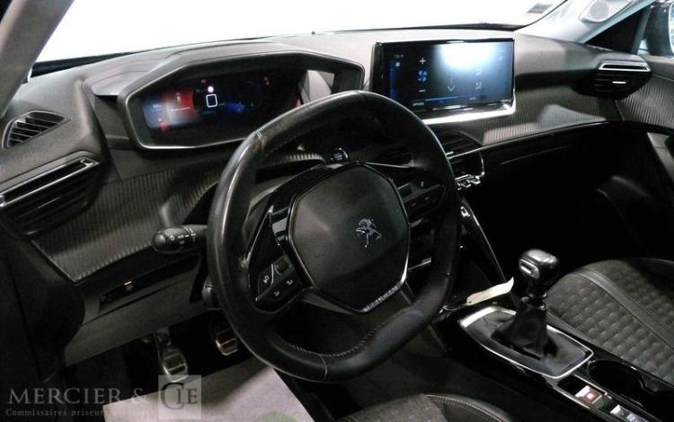 PEUGEOT 2008 ROADTRIP PURE TECH 130 NOIR GG-321-CV