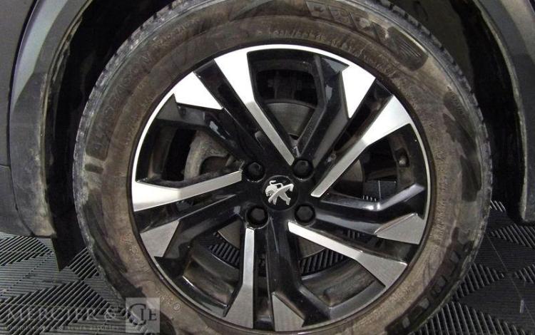 PEUGEOT 2008 ROADTRIP PURE TECH 130 NOIR GG-321-CV