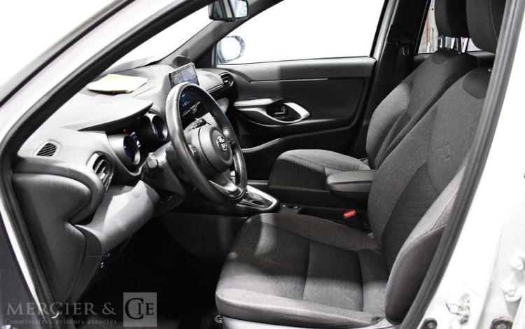 TOYOTA YARIS CROSS BLANC GJ-210-CQ