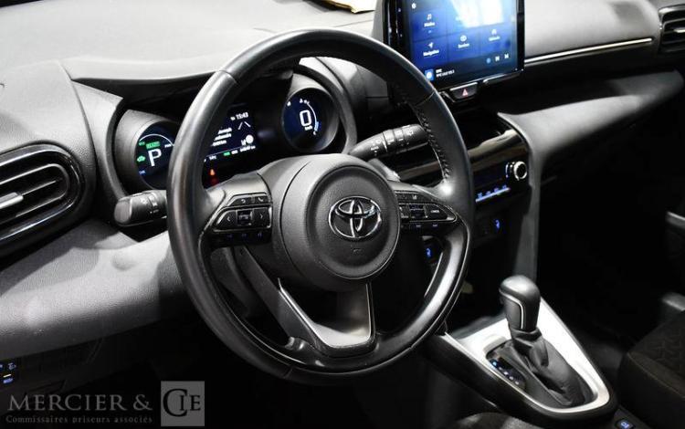 TOYOTA YARIS CROSS BLANC GJ-210-CQ