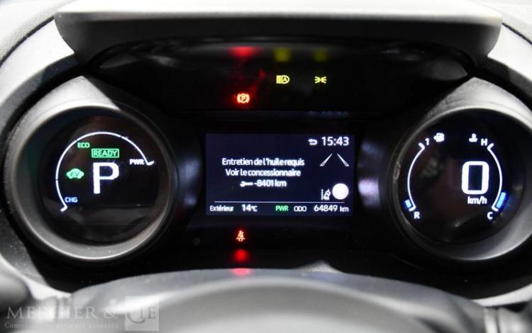 TOYOTA YARIS CROSS BLANC GJ-210-CQ