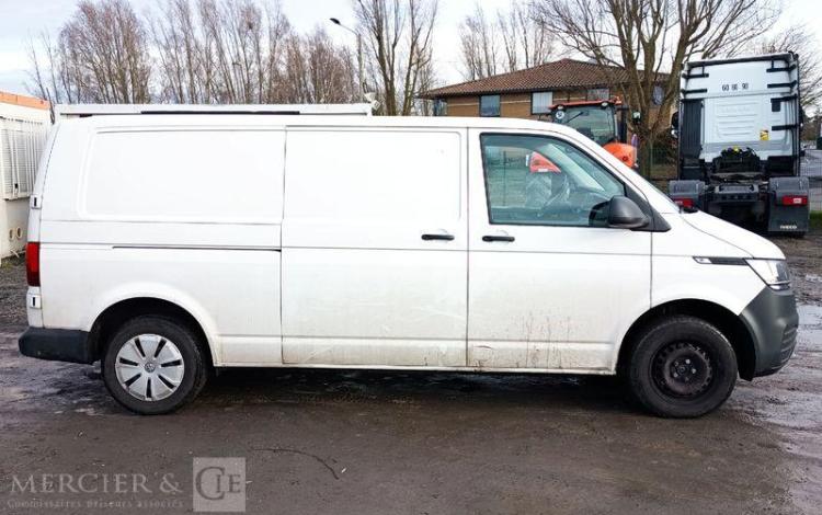 VOLKSWAGEN TRANSPORTER T6 (7H) Fourgon L2H1 2.0 TDI 16V 150 cv – DIESEL – ANNEE 2022 BLANC GK-923-TQ