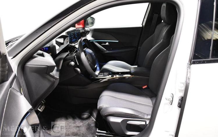 PEUGEOT 2008 1.2 PURETECH 130ch GT EAT BLANC GL-395-JW