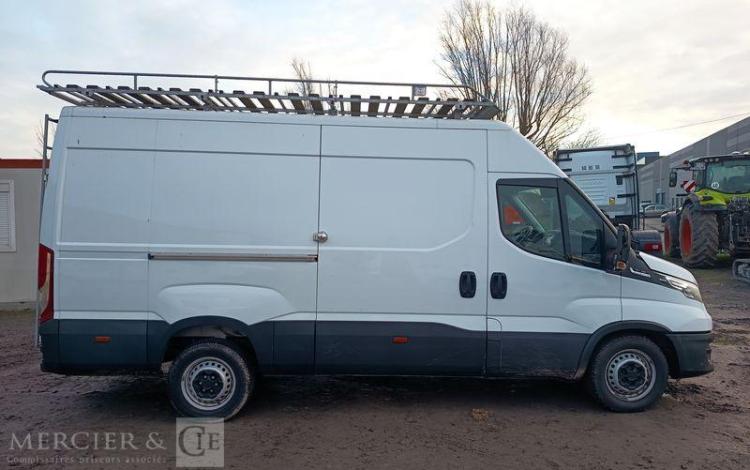 IVECO DAILY VI Fourgon Phase 3 35S18 3.0 D 16V Hi-Matic 175 cv Boîte auto BLANC GM-740-ZM