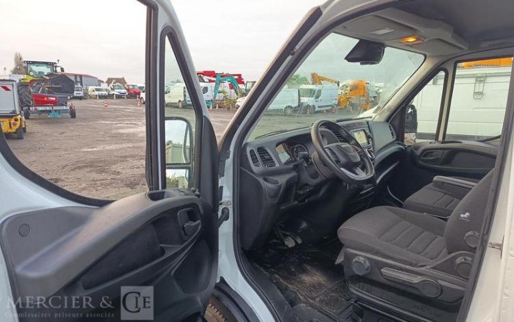 IVECO DAILY VI Fourgon Phase 3 35S18 3.0 D 16V Hi-Matic 175 cv Boîte auto BLANC GM-740-ZM