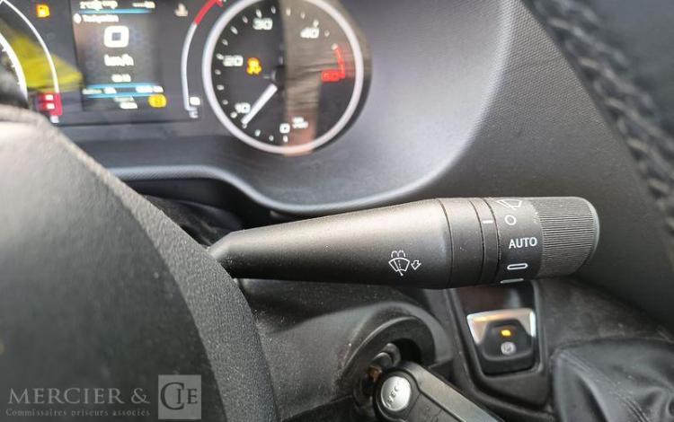 IVECO DAILY VI Fourgon Phase 3 35S18 3.0 D 16V Hi-Matic 175 cv Boîte auto BLANC GM-740-ZM