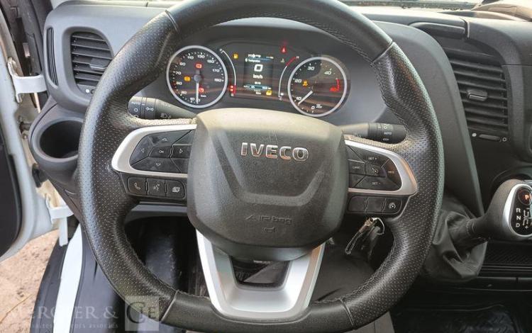 IVECO DAILY VI Fourgon Phase 3 35S18 3.0 D 16V Hi-Matic 175 cv Boîte auto BLANC GM-740-ZM